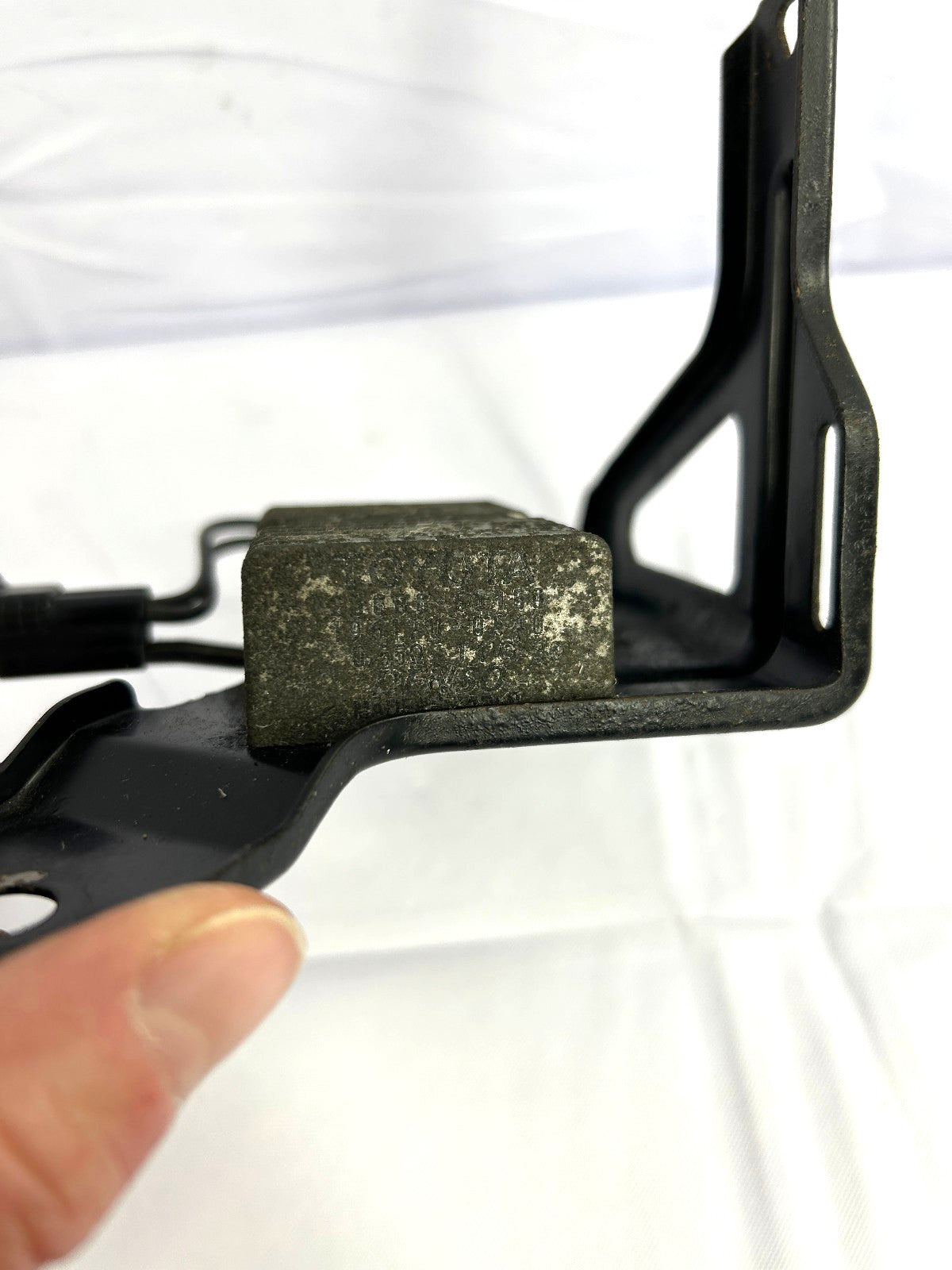 2005-2006 Toyota Tundra Power Fuel Pump Resistor & Bracket 23080-50150 OEM