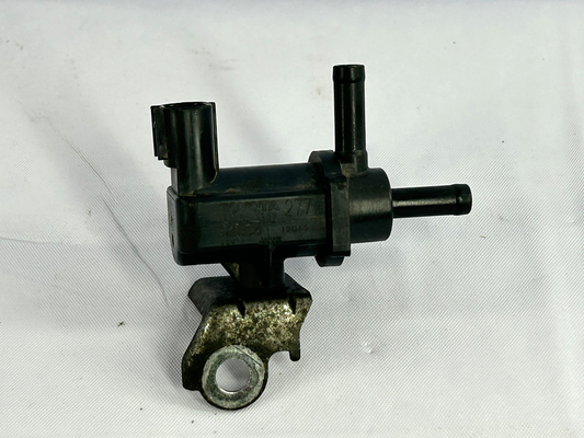 2003-2006 Toyota Tundra Vacuum Switching Valve 25860-50160 OEM