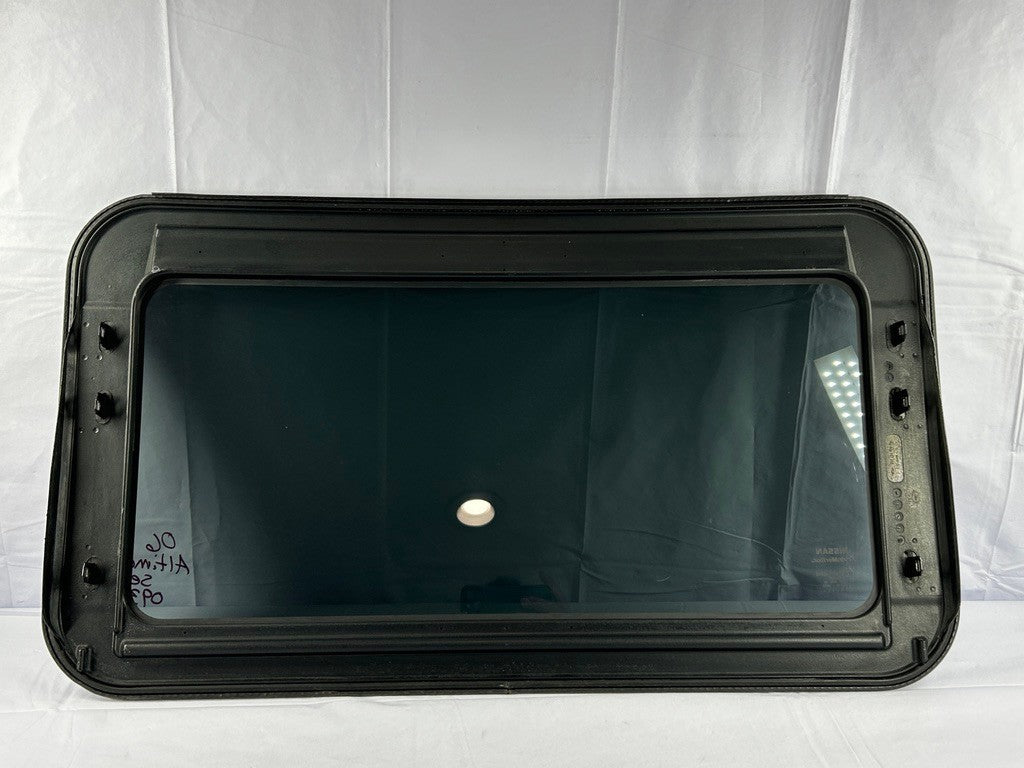 2005-2006 Nissan Altima Sunroof Moon Roof Window Glass OEM 91210-ZB620