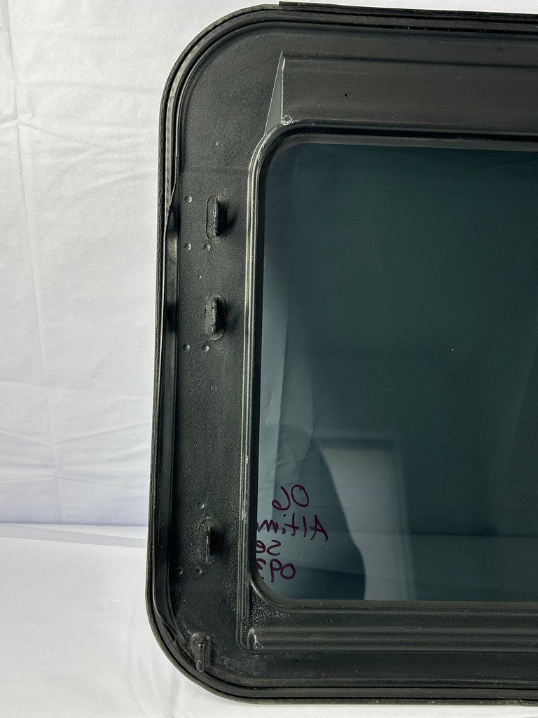 2005-2006 Nissan Altima Sunroof Moon Roof Window Glass OEM 91210-ZB620