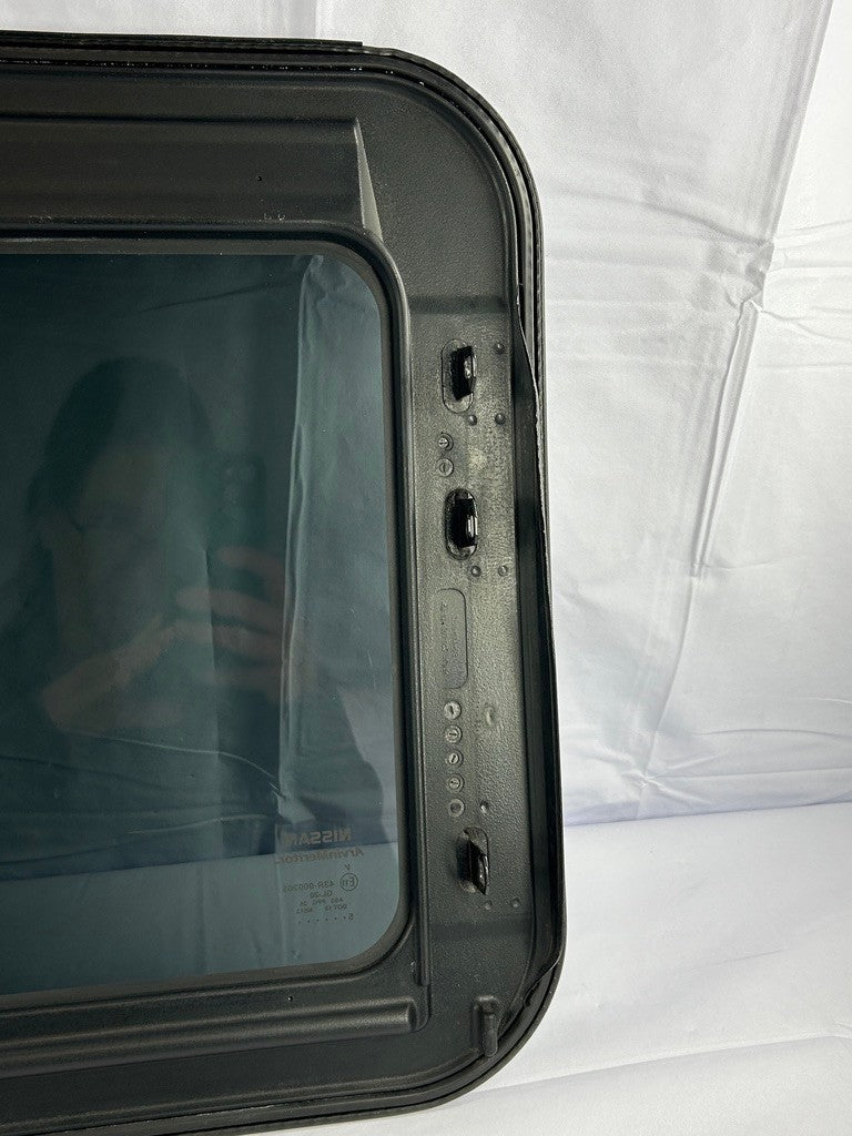 2005-2006 Nissan Altima Sunroof Moon Roof Window Glass OEM 91210-ZB620
