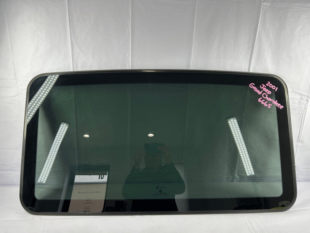 1999-2004 Jeep Grand Cherokee Sunroof Moon Roof Glass 55135858AB OEM