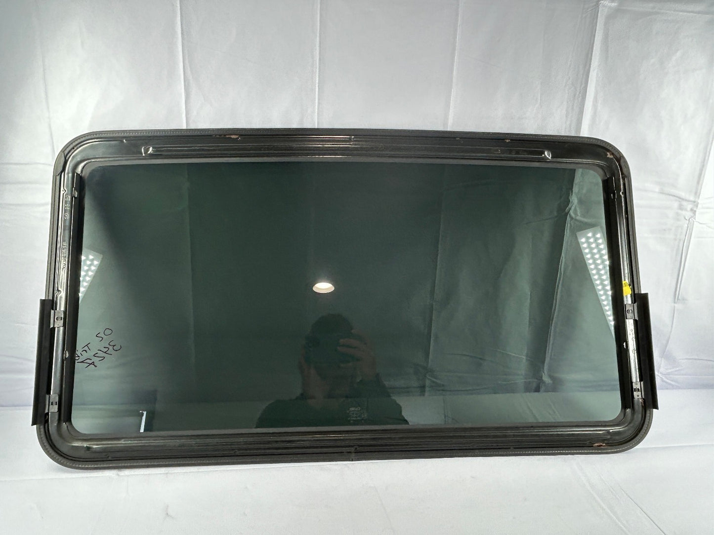 2001-2004 Mazda Tribute Sunroof Moon Roof Glass OEM EC03-69-810