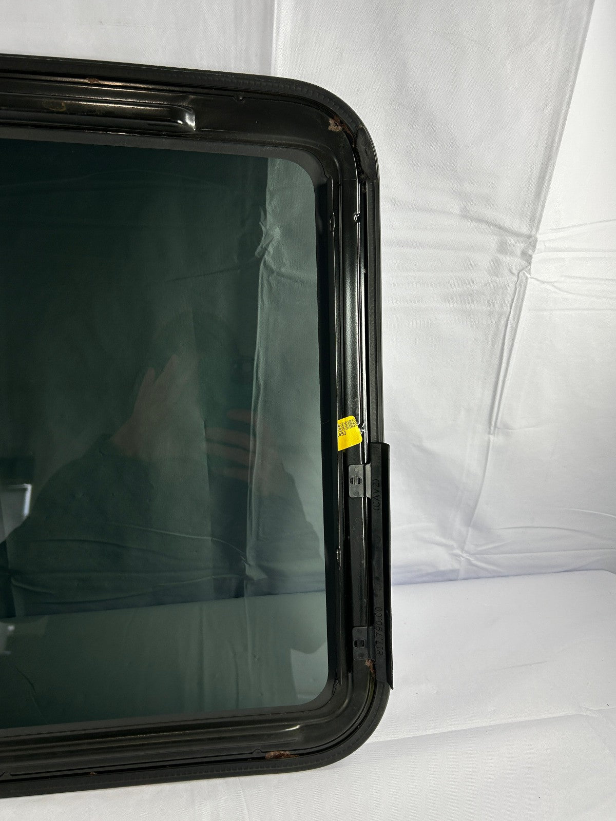2001-2004 Mazda Tribute Sunroof Moon Roof Glass OEM EC03-69-810