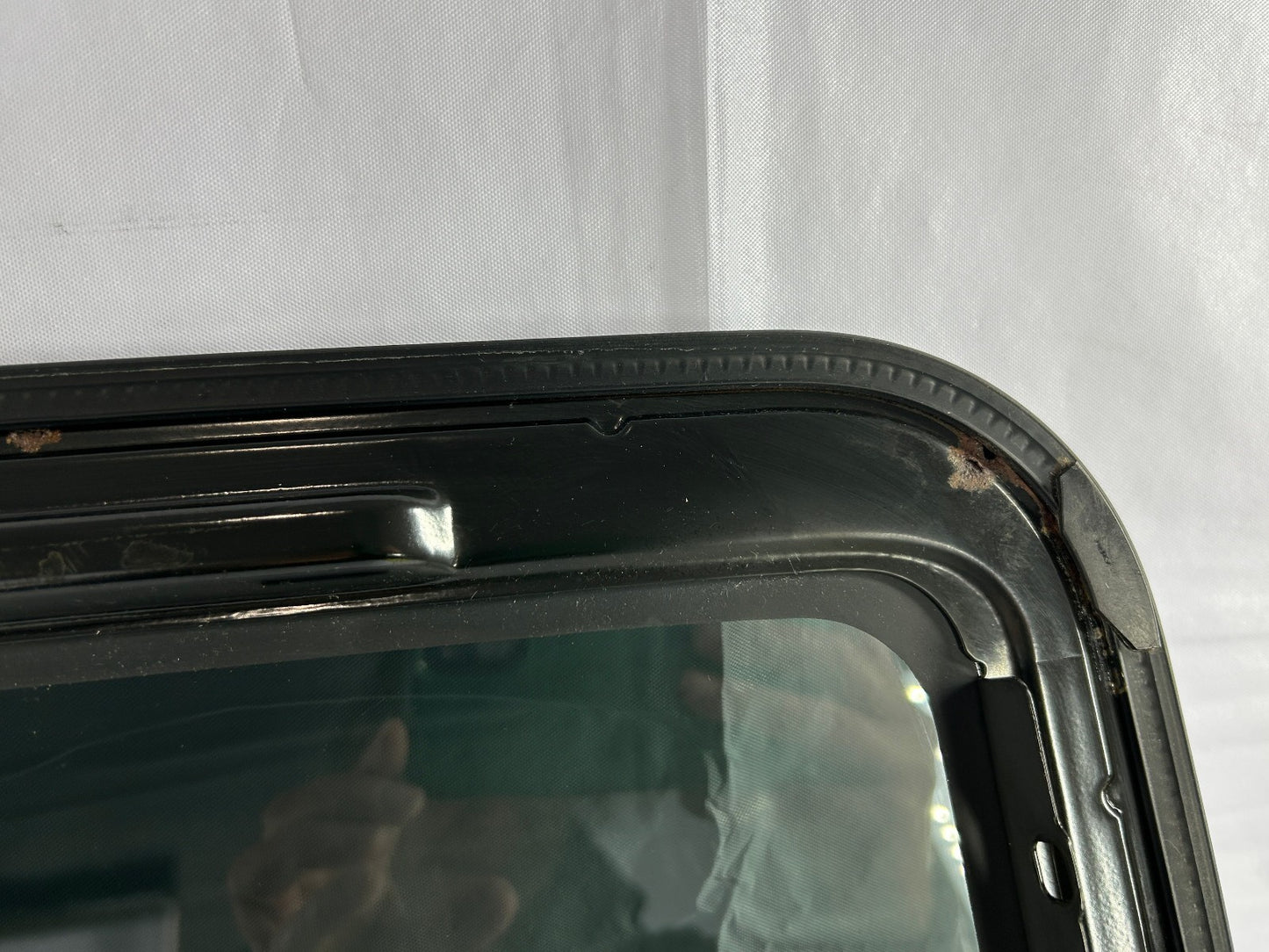 2001-2004 Mazda Tribute Sunroof Moon Roof Glass OEM EC03-69-810