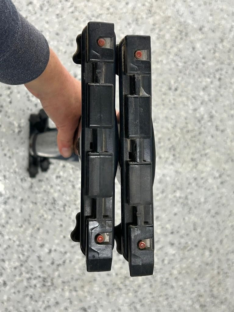2006-2012 Toyota RAV4 Roof Rack Crossbars OEM
