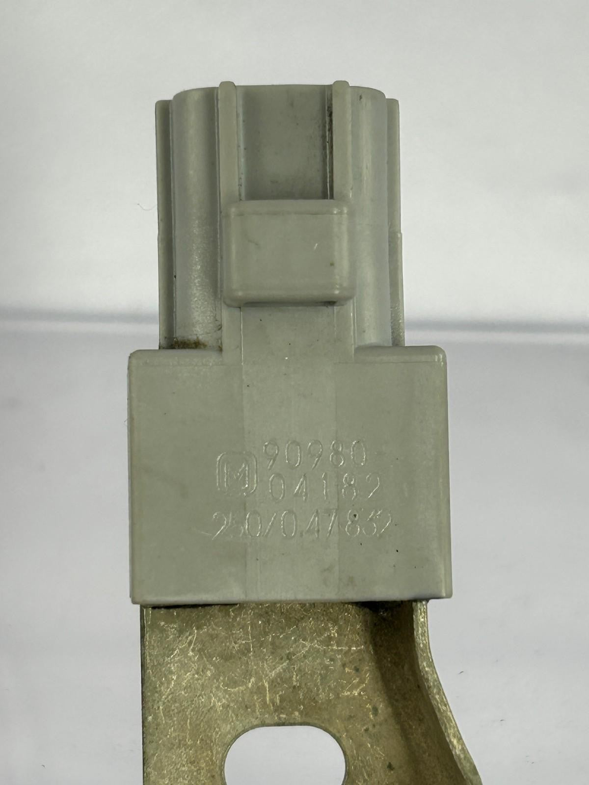 2006-2008 Toyota RAV4 Radio Setting Condenser 90980-04182 OEM