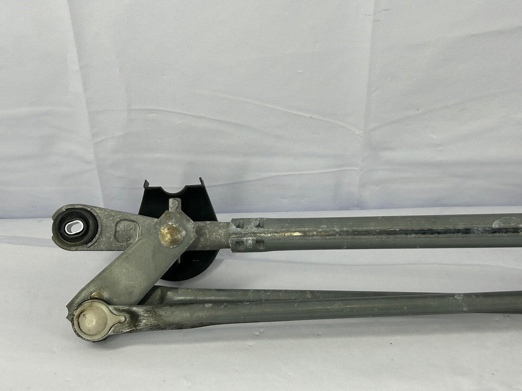 2006-2012 Toyota RAV4 Windshield Wiper Linkage & Motor OEM