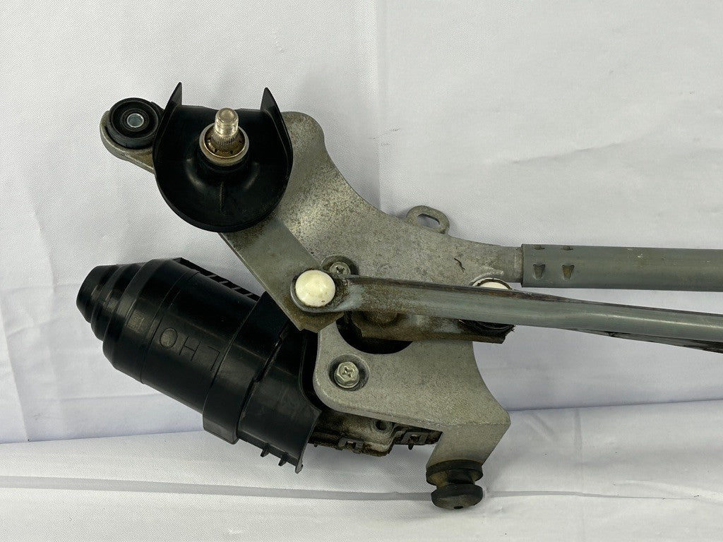 2006-2012 Toyota RAV4 Windshield Wiper Linkage & Motor OEM