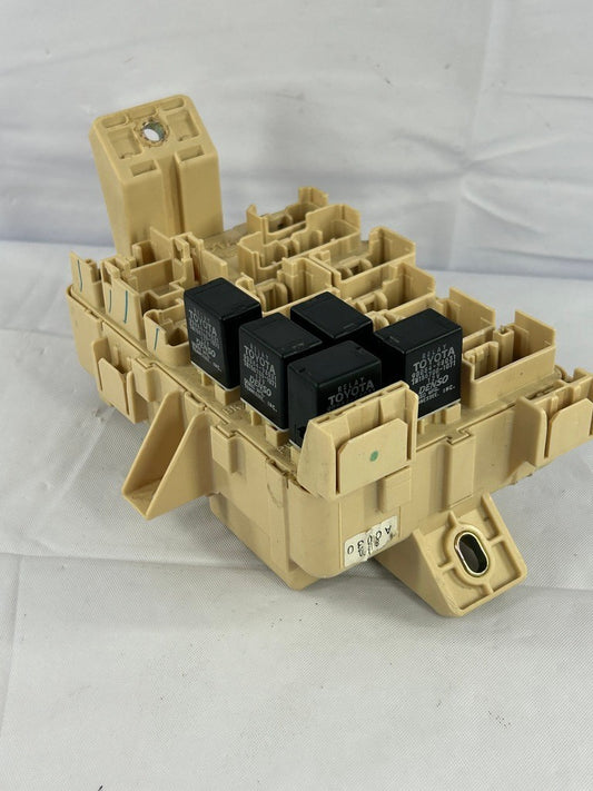 2001-2003 Toyota Sequoia Fuse Box Relay Integration Assembly OEM
