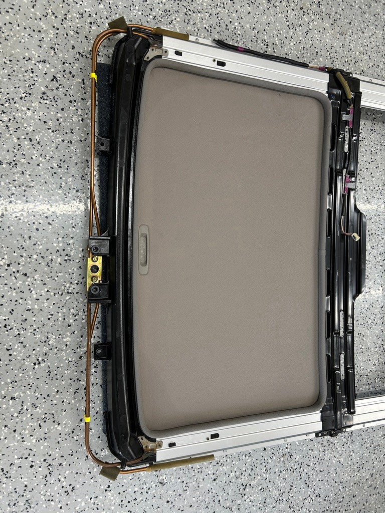 2001-2007 Toyota Sequoia Sunroof Glass Assembly Factory OEM - Used