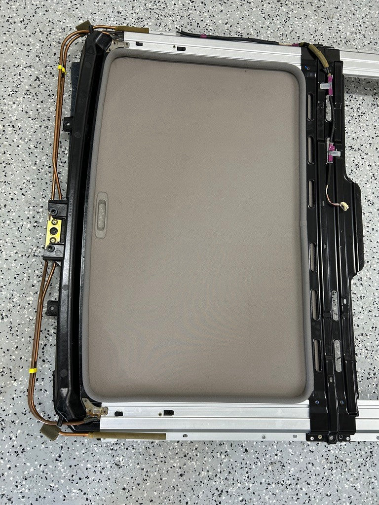 2001-2007 Toyota Sequoia Sunroof Glass Assembly Factory OEM - Used