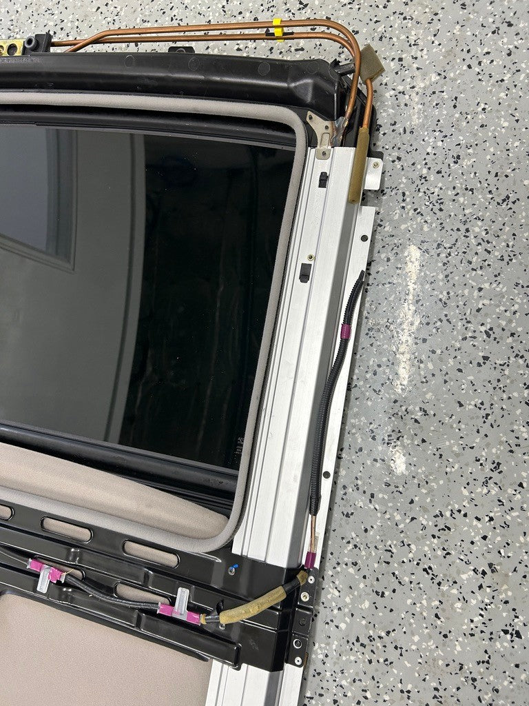 2001-2007 Toyota Sequoia Sunroof Glass Assembly Factory OEM - Used