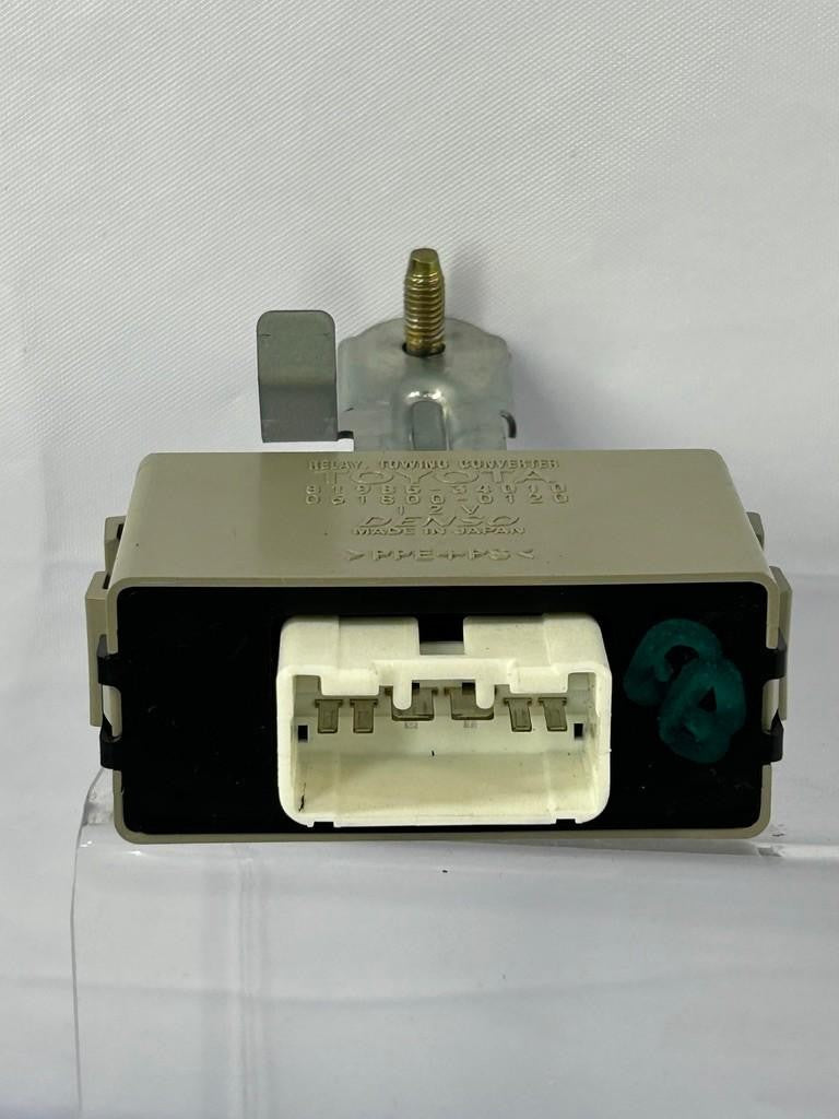 2001-2004 Toyota Sequoia Towing Converter Relay 81985-34010 OEM