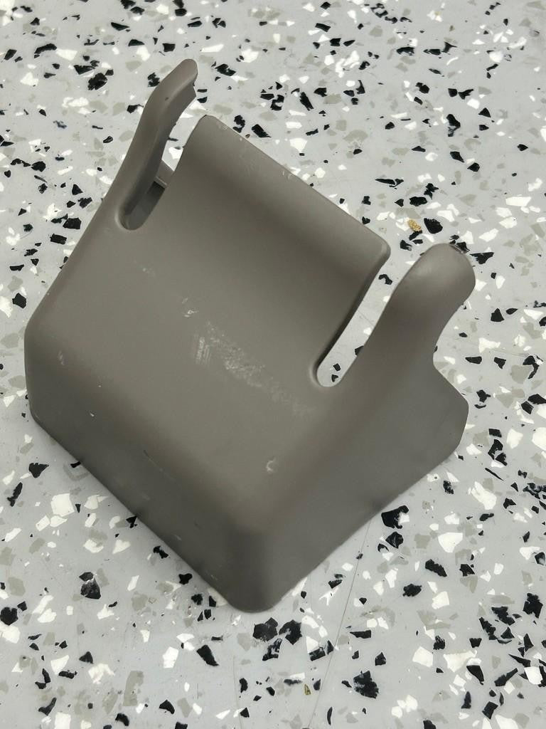 2001-2007 Toyota Sequoia 2nd Row LH or RH Seat Floor Hinge Cover 71692-00010 OEM