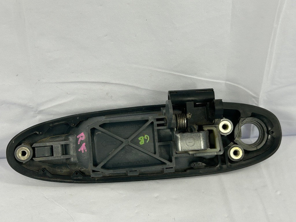 2001-2007 Toyota Sequoia Front Right Exterior Door Handle OEM