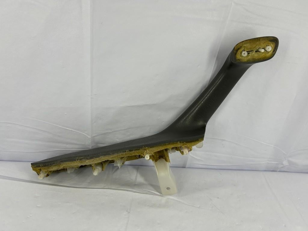 2001-2007 Toyota Sequoia Rght Front Door Armrest Gray OEM