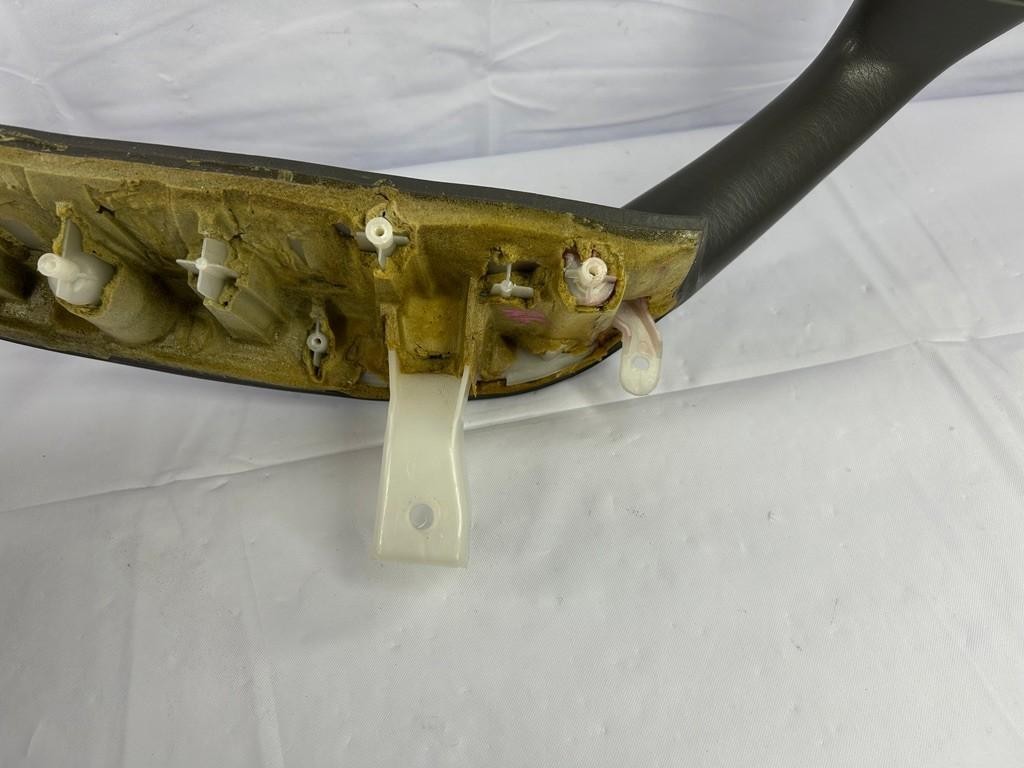 2001-2007 Toyota Sequoia Rght Front Door Armrest Gray OEM