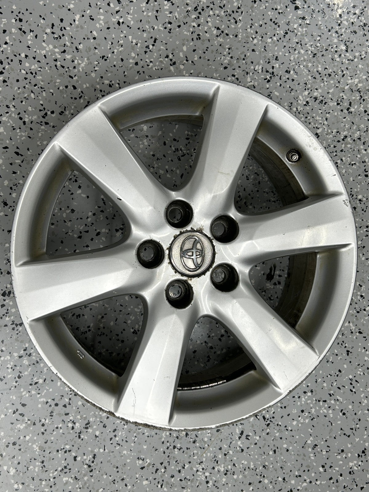 Toyota 6 Spoke Wheel Rim 17" Alloy 17X7 J with Center Cap and Tpms Sensor OEM