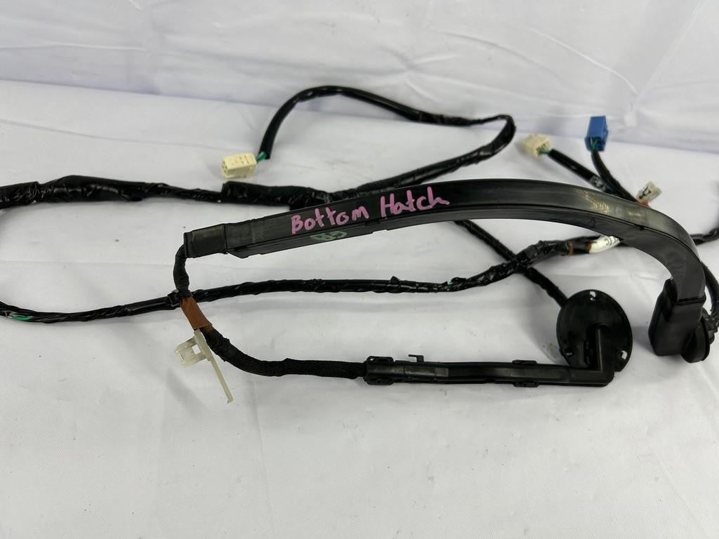 1998-2002 Lexus LX470 Rear Lower Gate Wire Harness Wiring 82189-60041C OEM