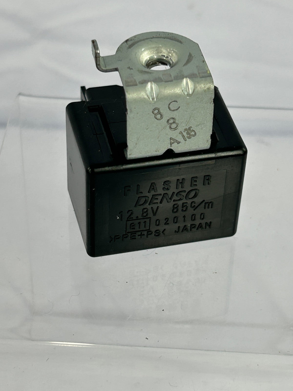 1998-2003 Lexus LX470 Turn Signal Flasher Relay 81980-60030 Assembly OEM