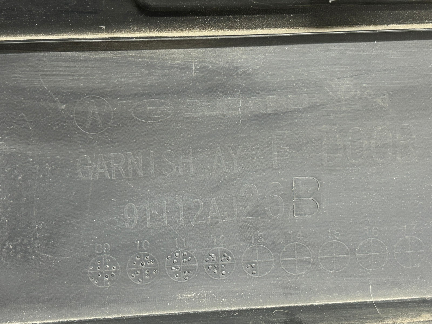 2011-2014 Subaru Outback Exterior Left Front Door Molding Garnish Trim OEM
