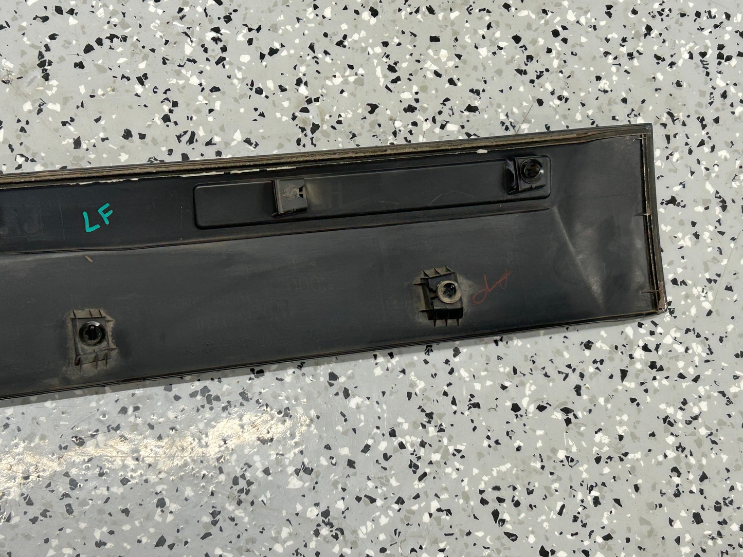 2011-2014 Subaru Outback Exterior Left Front Door Molding Garnish Trim OEM