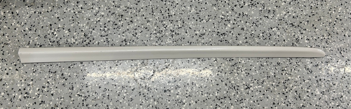 05-09 Subaru Outback Right Front Door Molding Impact Garnish Trim OEM 91012AG08A