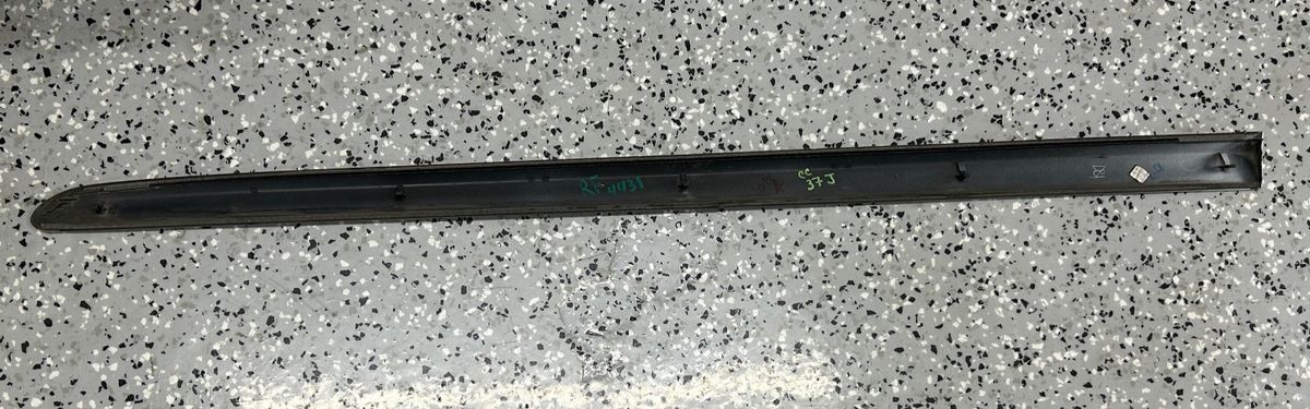 05-09 Subaru Outback Right Front Door Molding Impact Garnish Trim OEM 91012AG08A