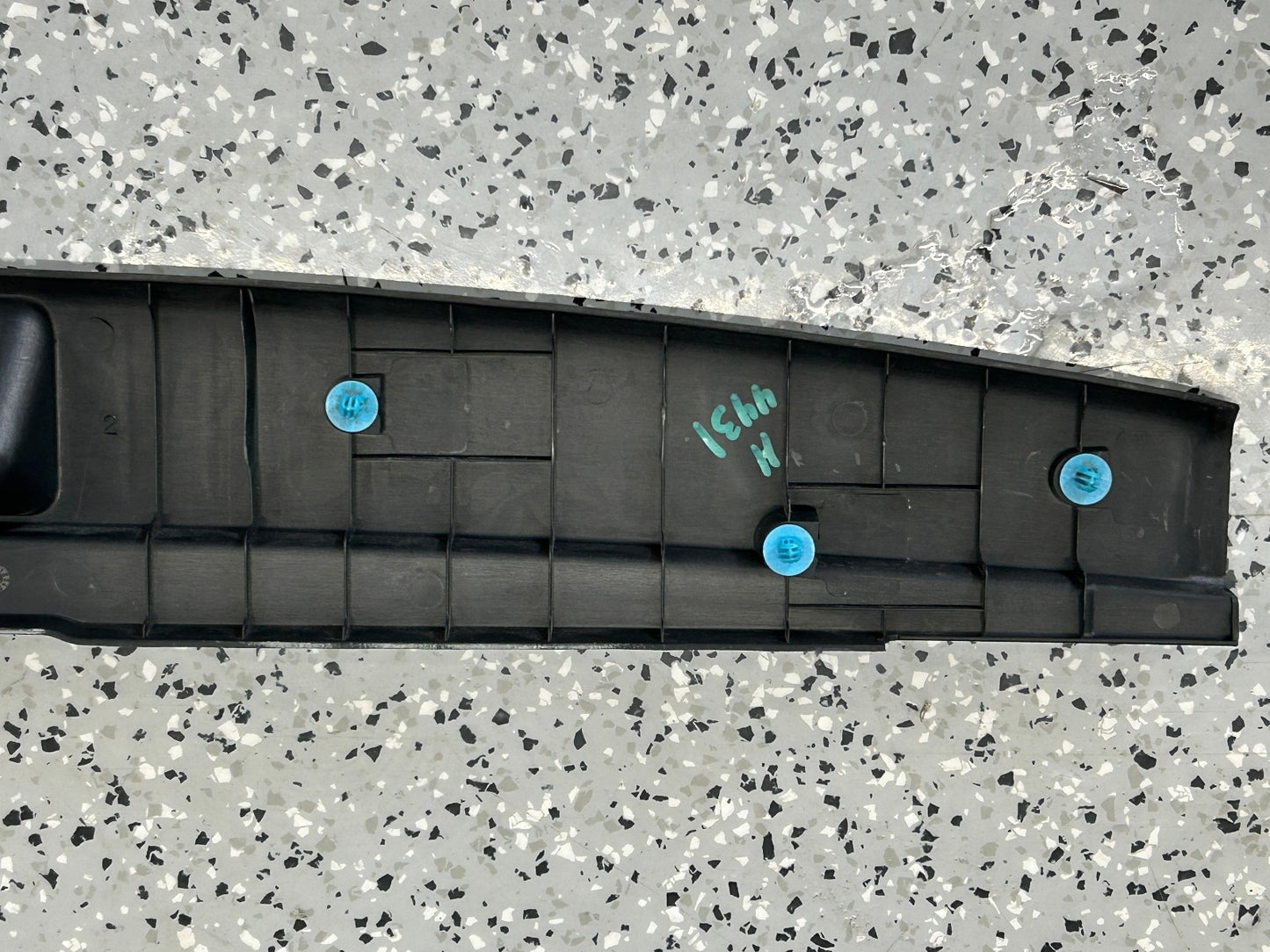 2005-2009 Subaru Legacy Outback Rear Hatch Trunk Sill Scuff Plate Latch Trim OEM