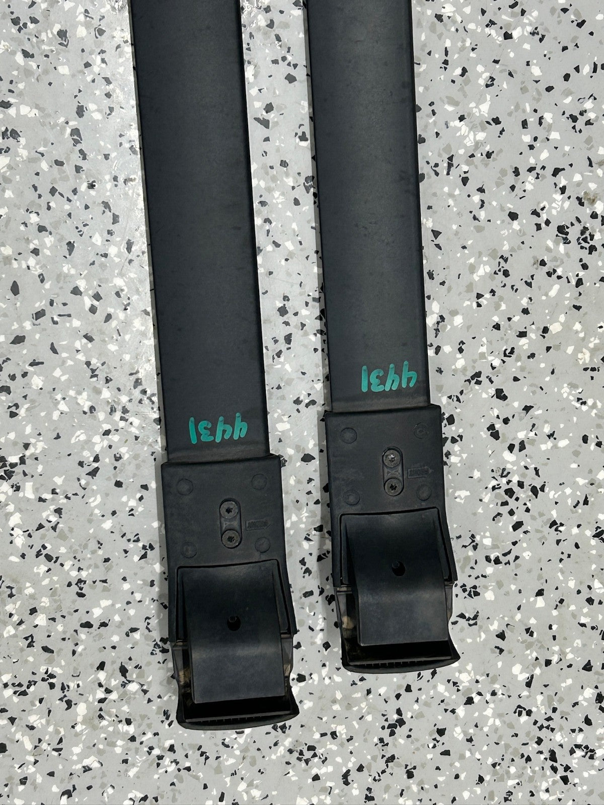 2005-2009 Subaru Outback Roof Rack Crossbar Cross Bars Luggage Aero OEM