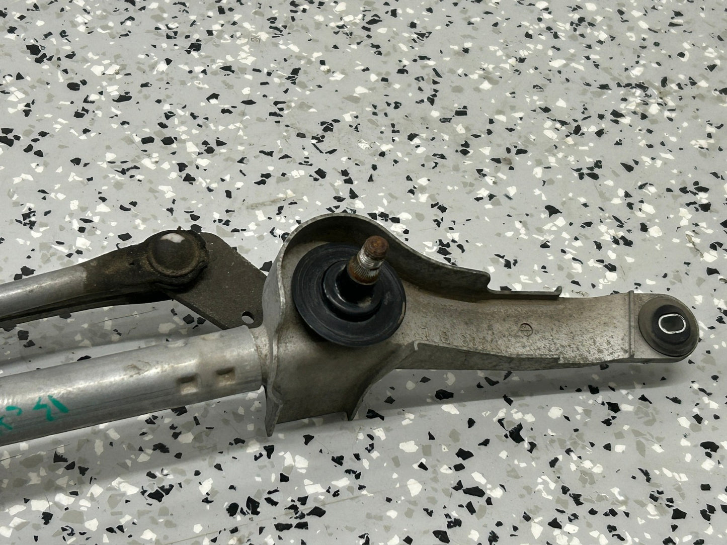 2010-2014 Subaru Outback Wiper Motor and Linkage 86510AJ00D Assembly OEM