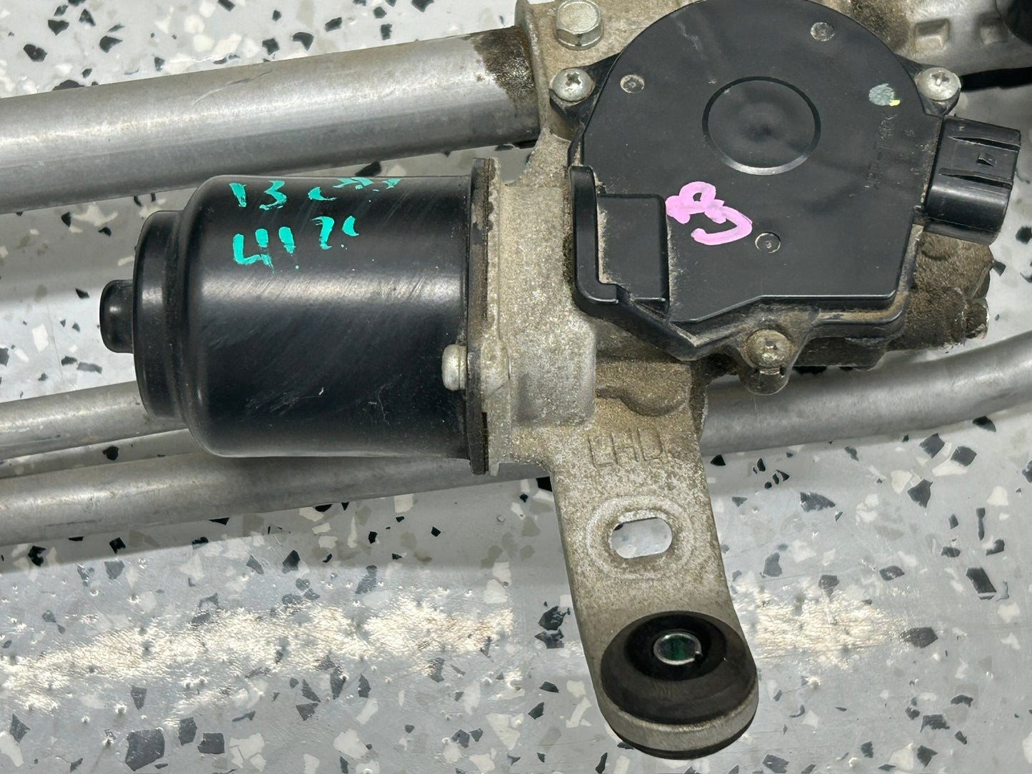 2010-2014 Subaru Outback Wiper Motor and Linkage 86510AJ00D Assembly OEM