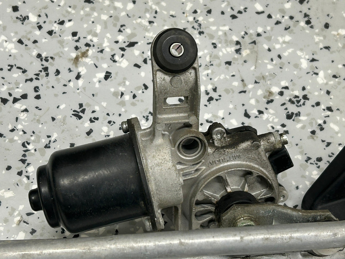 2010-2014 Subaru Outback Wiper Motor and Linkage 86510AJ00D Assembly OEM