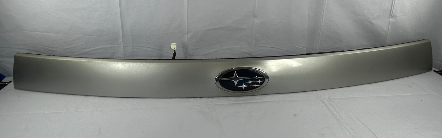 2009 Subaru Forester Liftgate Tailagate Finish Panel Garnish with Emblem OEM