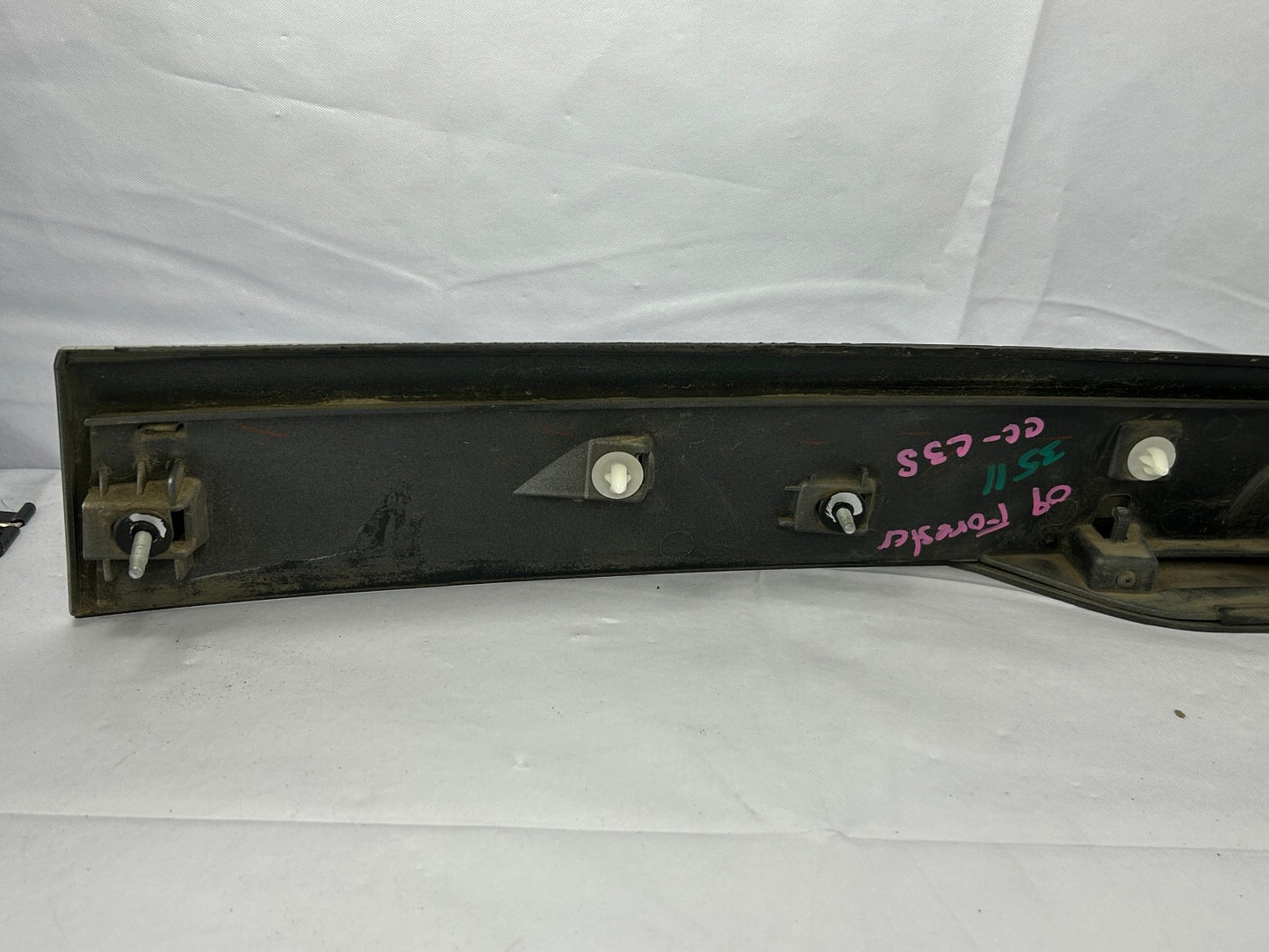 2009 Subaru Forester Liftgate Tailagate Finish Panel Garnish with Emblem OEM
