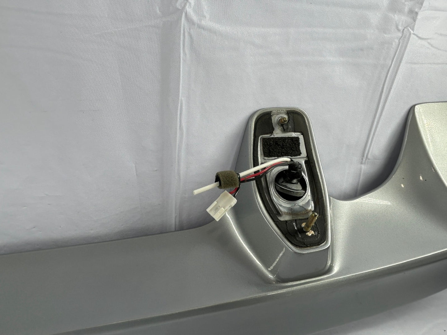 2001-2005 Toyota Sequoia 3rd Brake Light Spoiler Wing Silver OEM