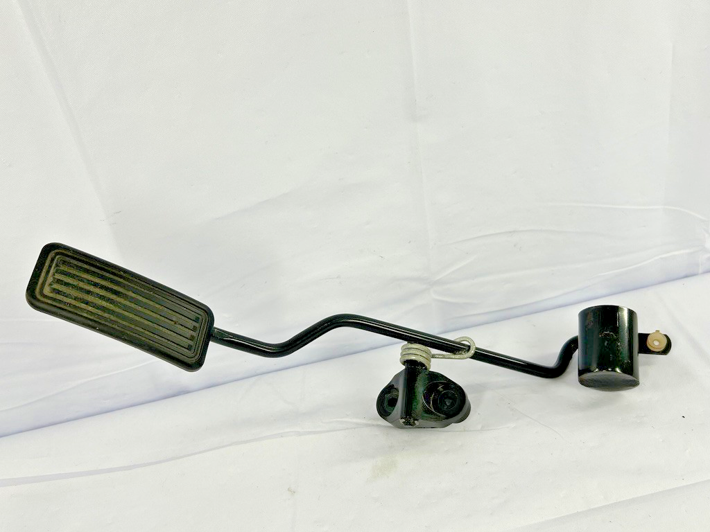 1998-2002 Toyota LX470 Gas Pedal Accelerator 78120-60240 Assembly OEM