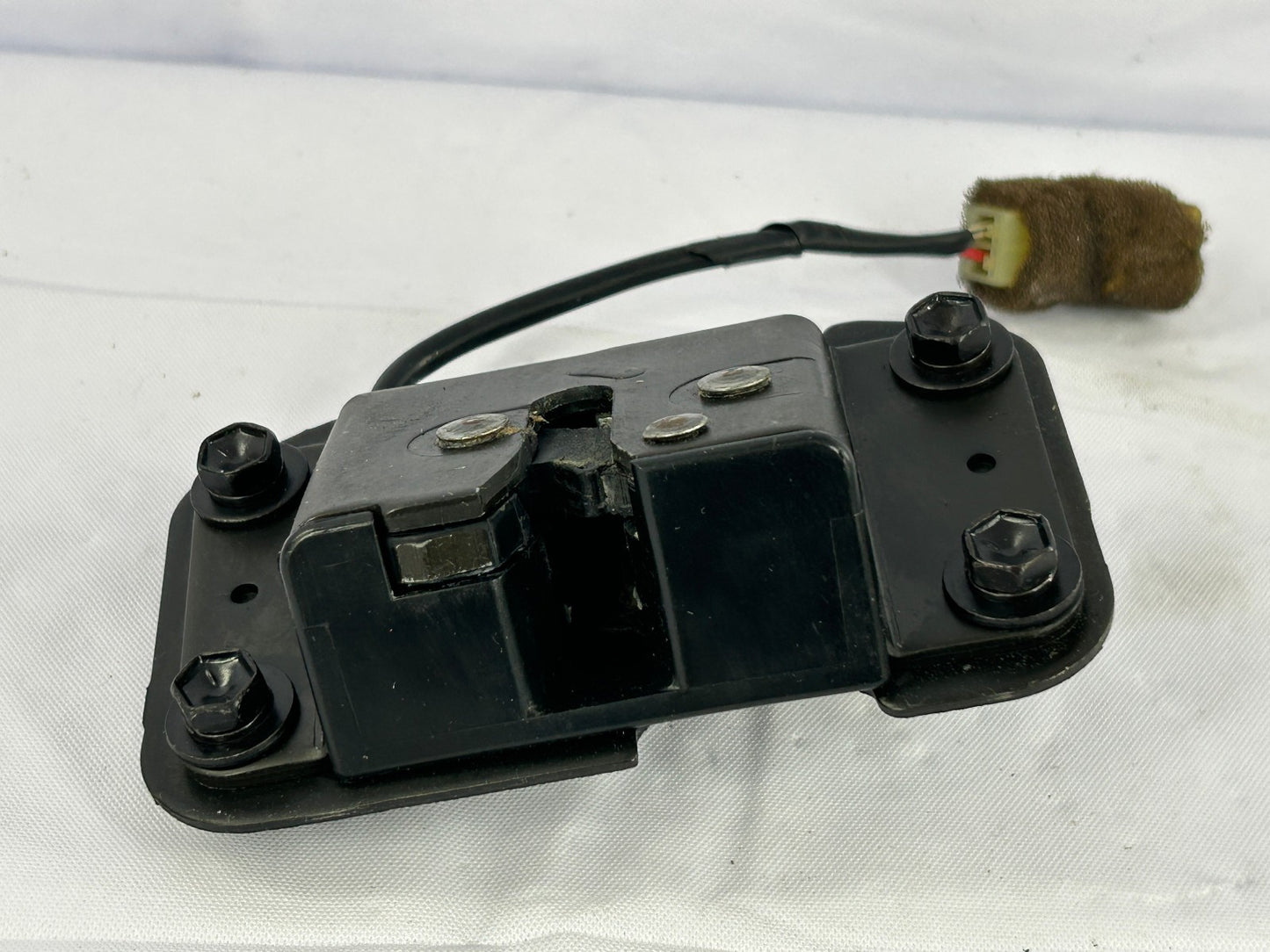 1998-2002 Lexus LX470 Rear Liftgate Latch Lock 69350-60120 OEM