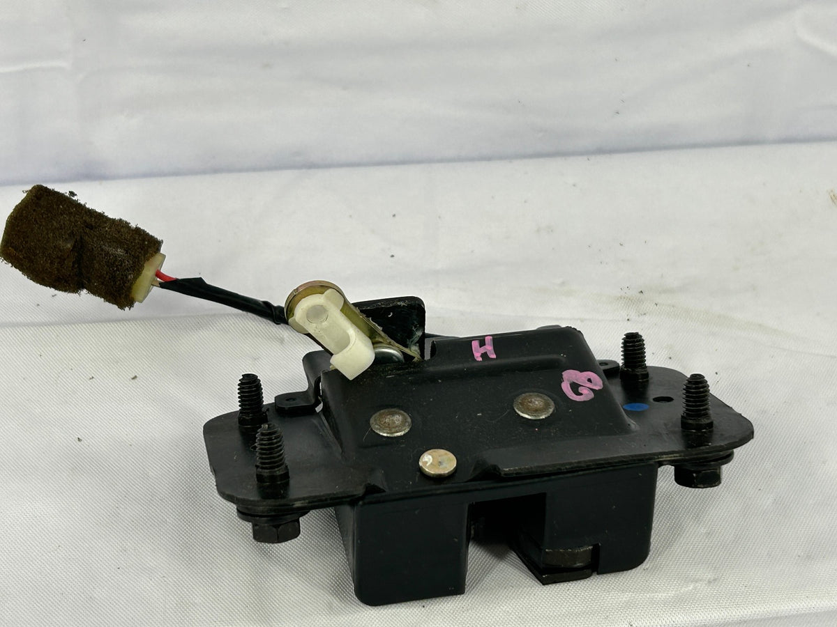 1998-2002 Lexus LX470 Rear Liftgate Latch Lock OEM 69350-60120