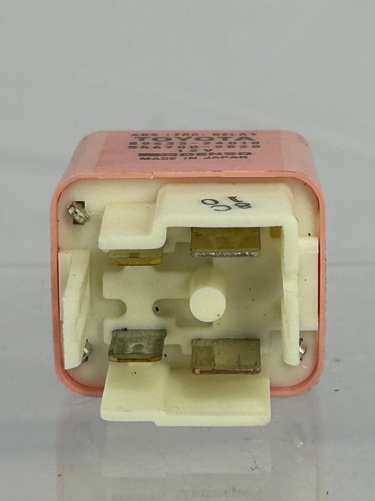 Toyota Lexus ABS (Trc) Pink Relay 89633-24010 Skid Traction 056700-9820 OEM