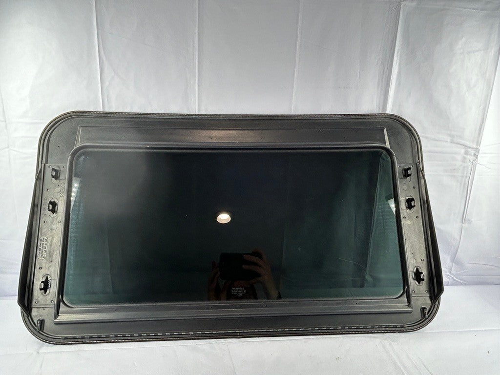 2006-2010 Volkswagen Passat Roof Sunroof Window Glass Factory 5m0877071a