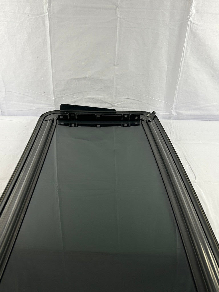 2004-2010 Infiniti QX56 Sunroof Sun Moon Roof Top Factory Glass OEM