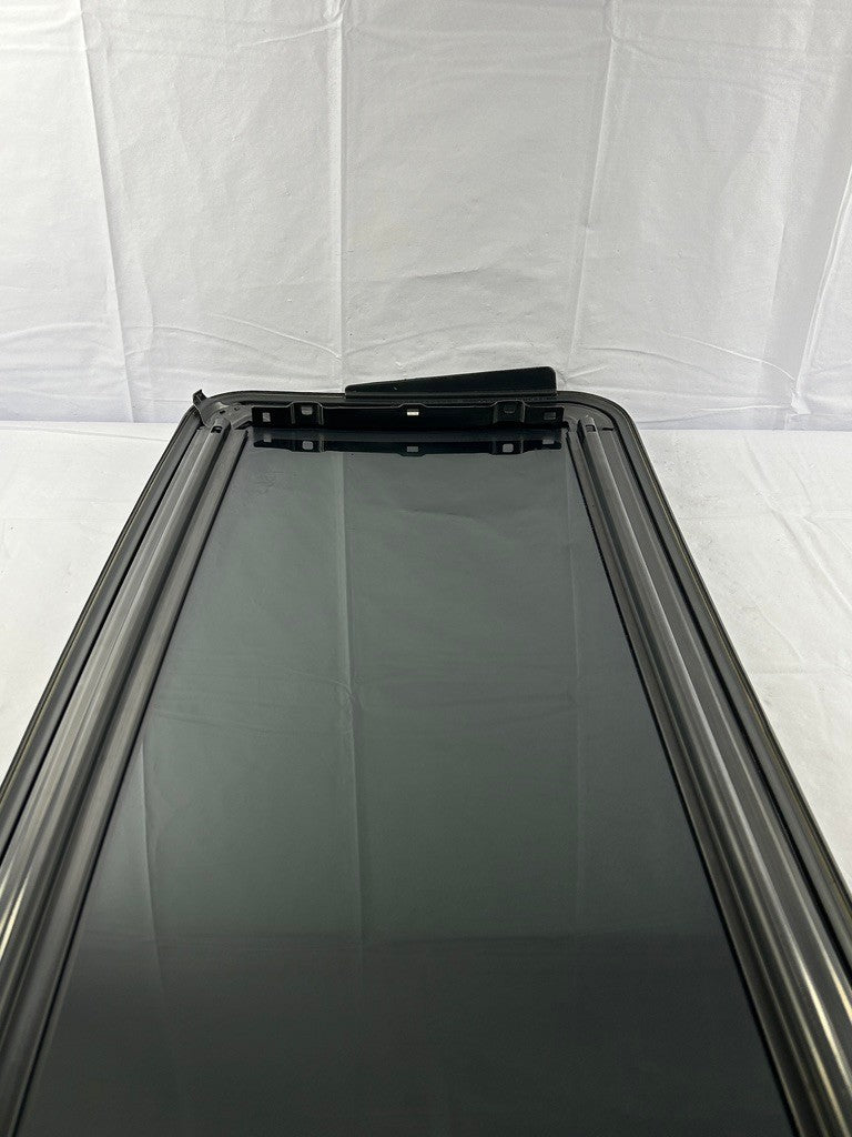 2004-2010 Infiniti QX56 Sunroof Sun Moon Roof Top Factory Glass OEM