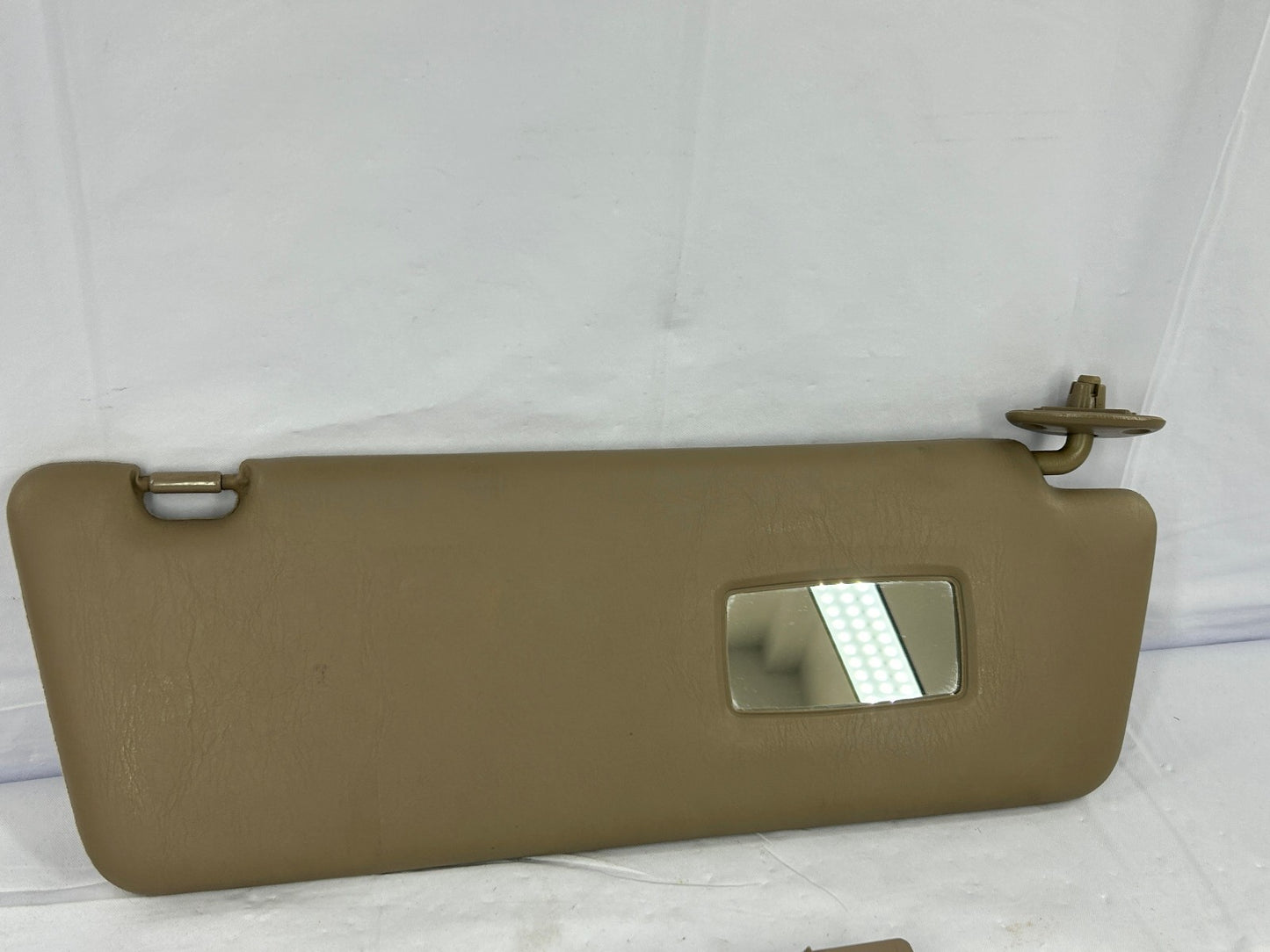 2000-2005 Toyota Tundra Right 2-PIECE Sun Visor Assembly OEM