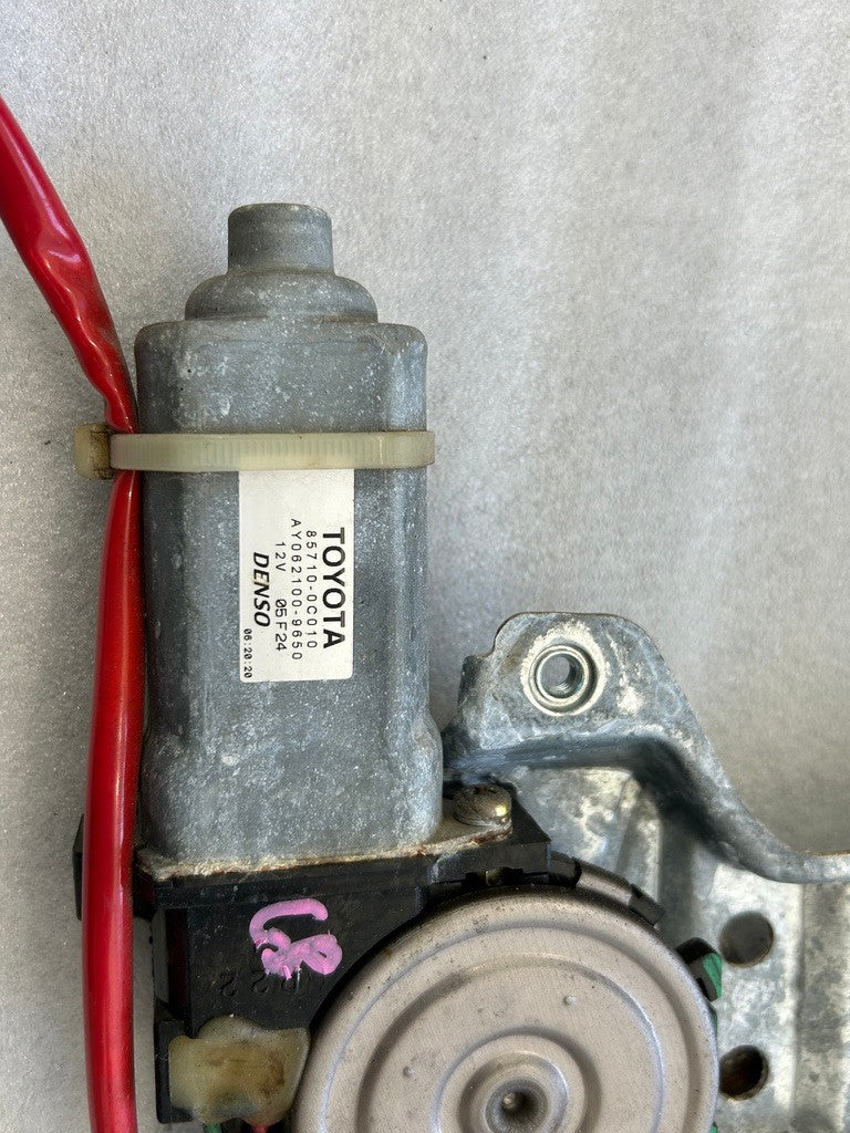 2000-2006 Toyota Tundra Front Right Door Window Regulator Motor 69801-0C010 OEM