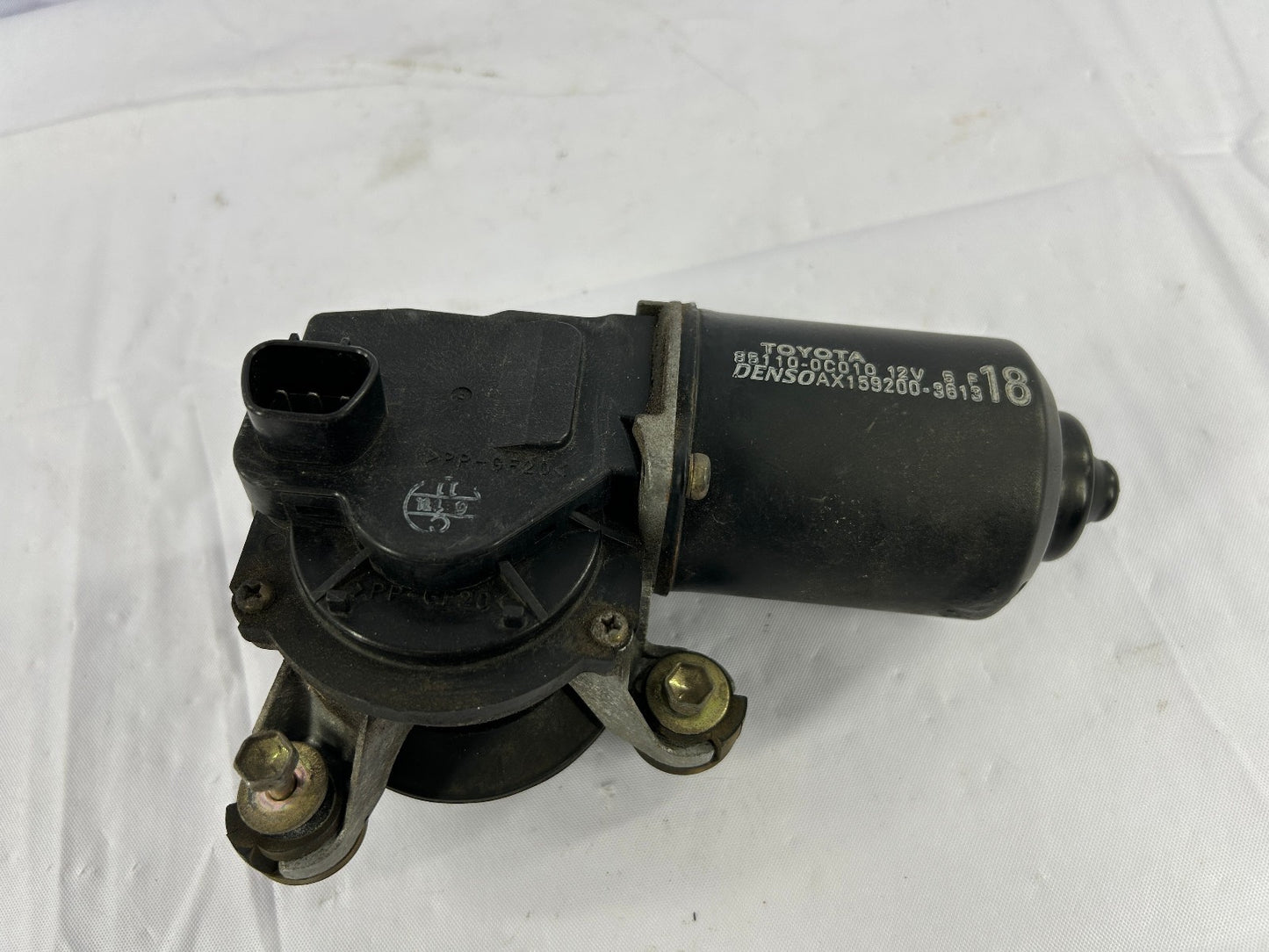 2000-2006 Toyota Tundra Windshield Wiper Motor OEM