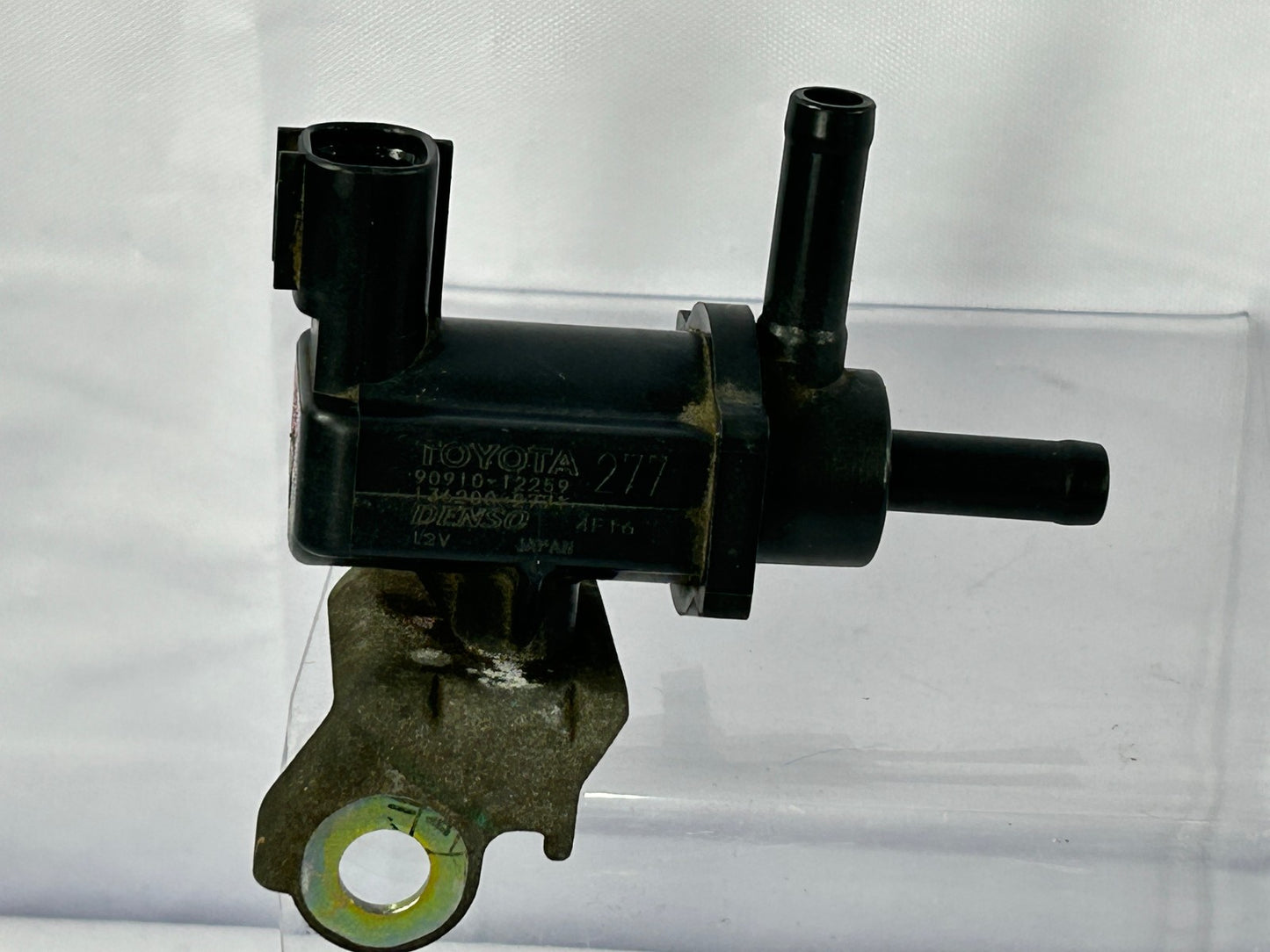 2002-2006 Toyota Tundra Vacuum Switching Valve 90910-12259 OEM