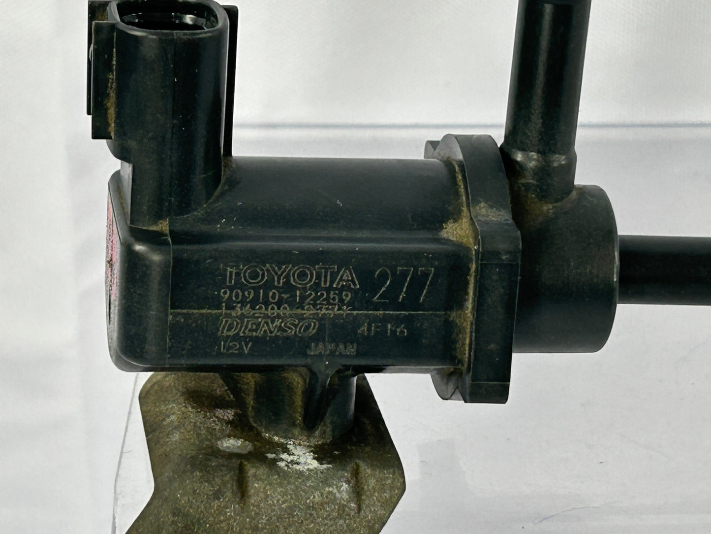 2002-2006 Toyota Tundra Vacuum Switching Valve 90910-12259 OEM