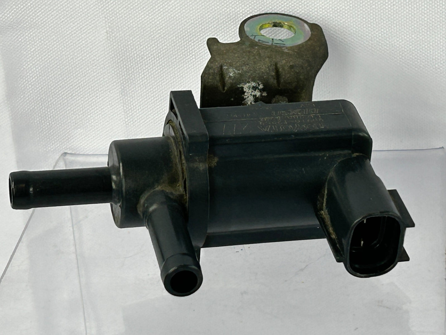 2002-2006 Toyota Tundra Vacuum Switching Valve 90910-12259 OEM
